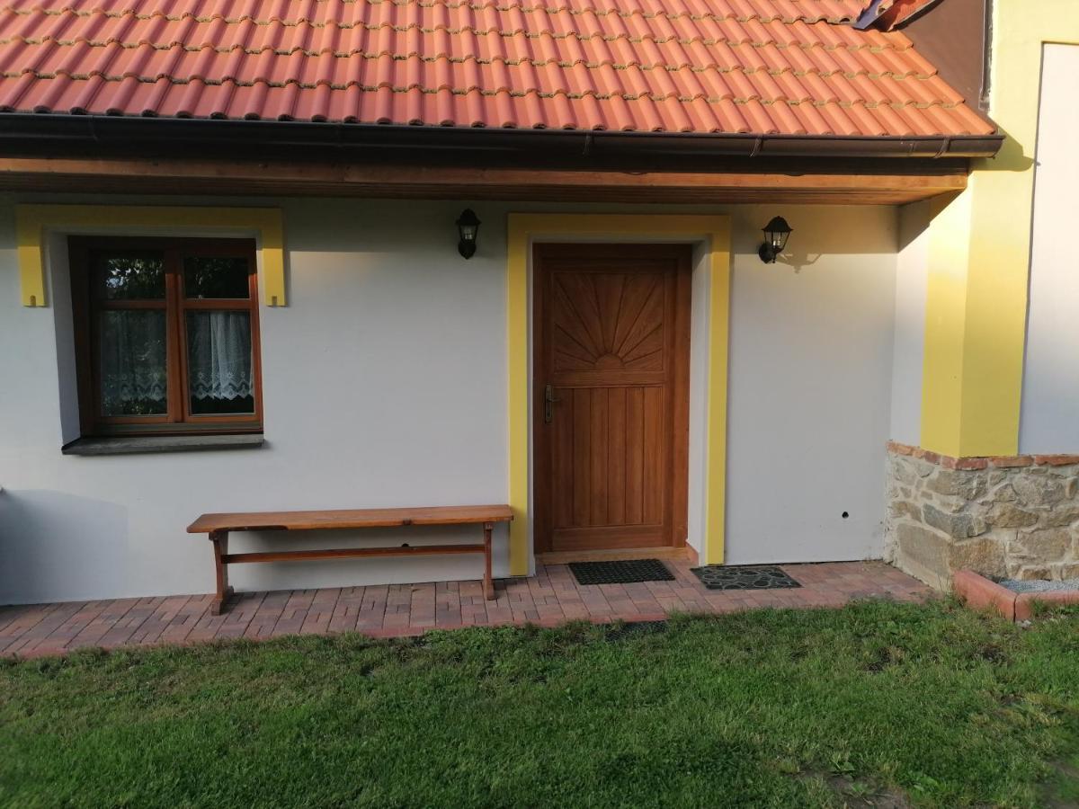 Apartman Na Statku Jilovice Екстер'єр фото